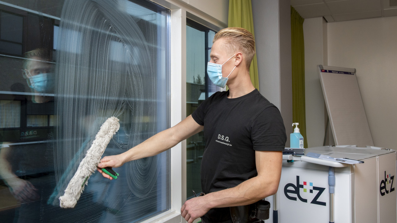 D.S.G. Schoonmaakbedrijf B.V. TILBURG afbeelding 1